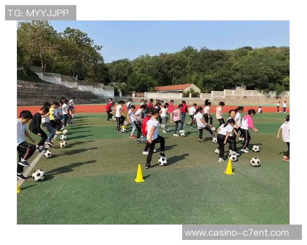 踢足球教学反思与改进策略探讨：提升学生参与感与技能发展的有效方法